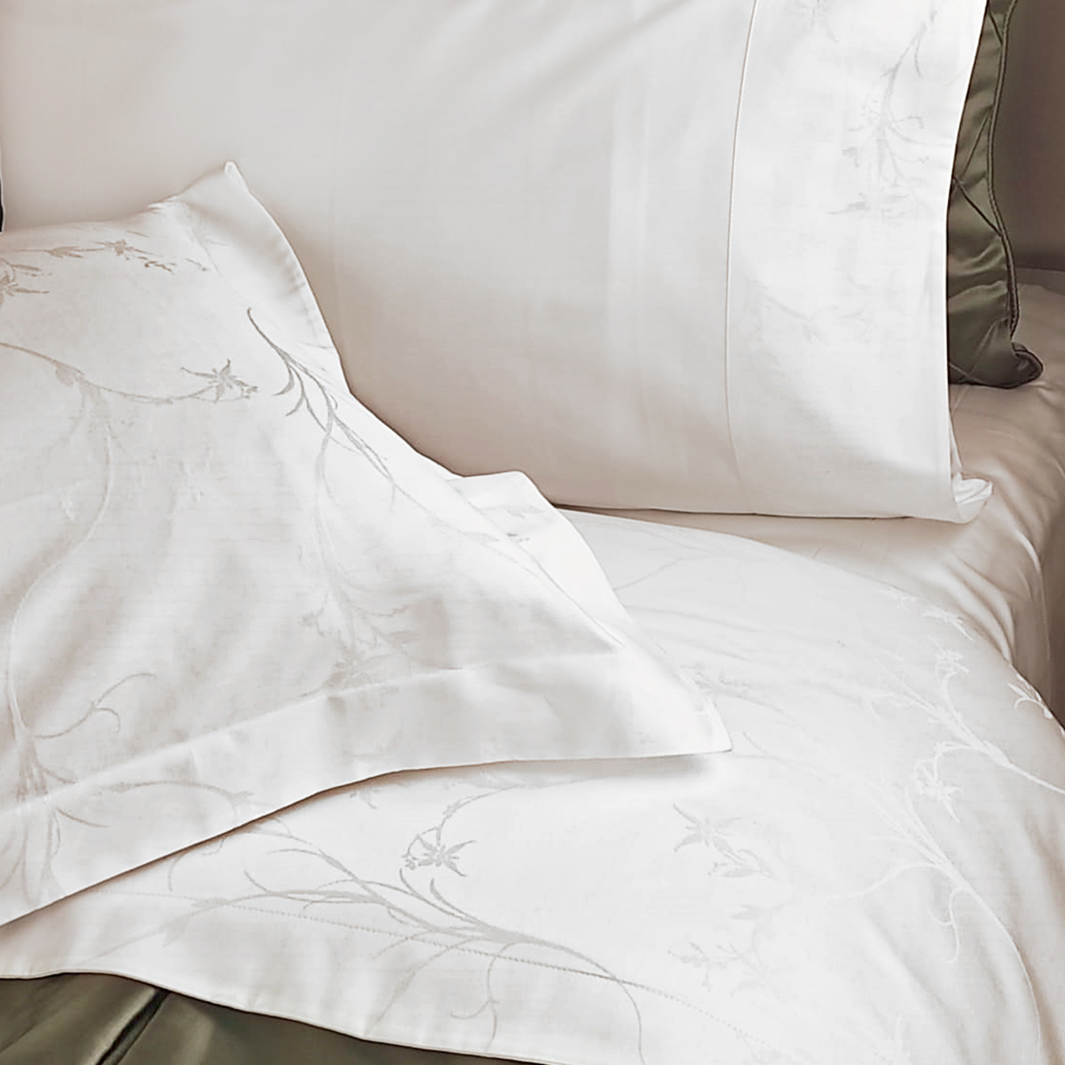 Bezmialem Yaprak Nevresim Takımı 200x220cm